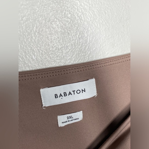 Babaton Contour Squareneck Longsleeve Bodysuit - Picture 7 of 9